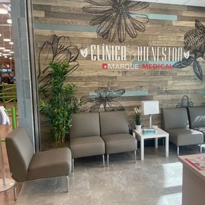 Clínica Bienestar reception
